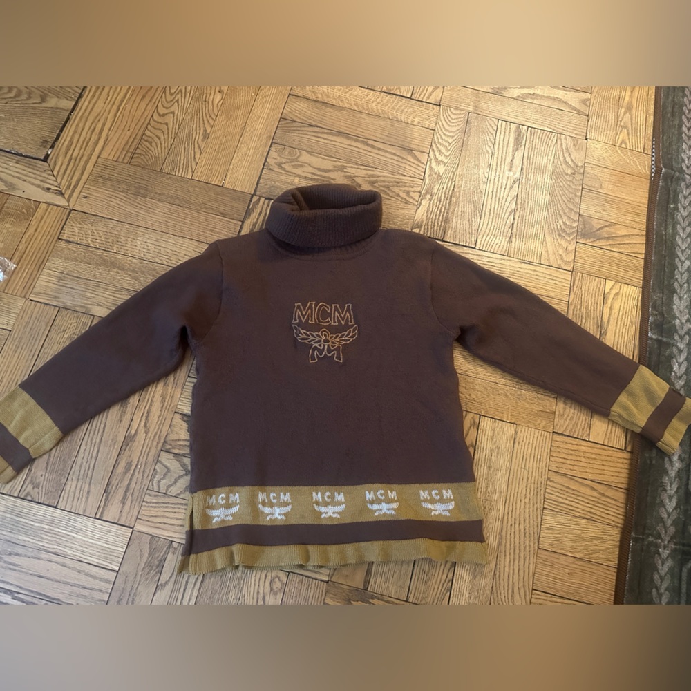 Authentic MGM women’s turtleneck sweater size small